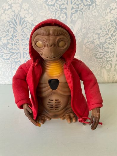 Original E.T Vintage Collectible