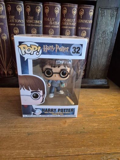 Funko Pop! Harry Potter 32 , Harry with Wand & Prop (Mint, Never Opened)