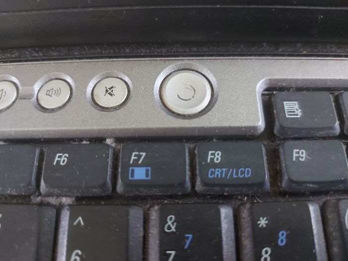 Vintage DELL Lastitude, Model D620, Intel CPU T2400, 1.83GHz, 2.5GB Ram, Windows 7 Professional, 32bit, Opera, Firefox and Chrome, in excellent condition