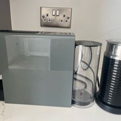 Nespresso machine & milk frother