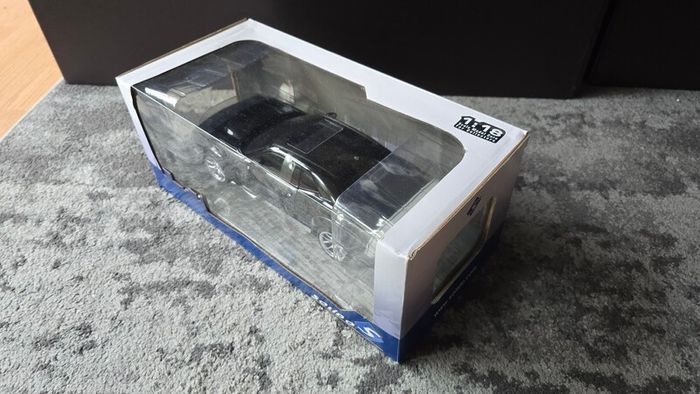 1:18 Solido Dodge Challanger hellcat