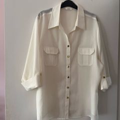 Boxy cream shirt