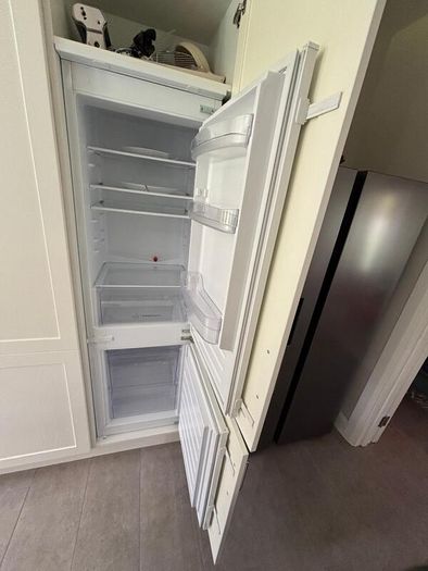 INDESIT Integrated Fridge Freezer