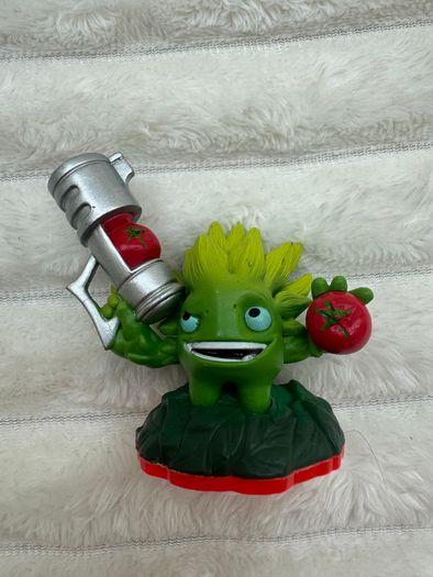 Skylanders Trap Team Food Fight Green Tomato Gun Guy Used Please see pictures