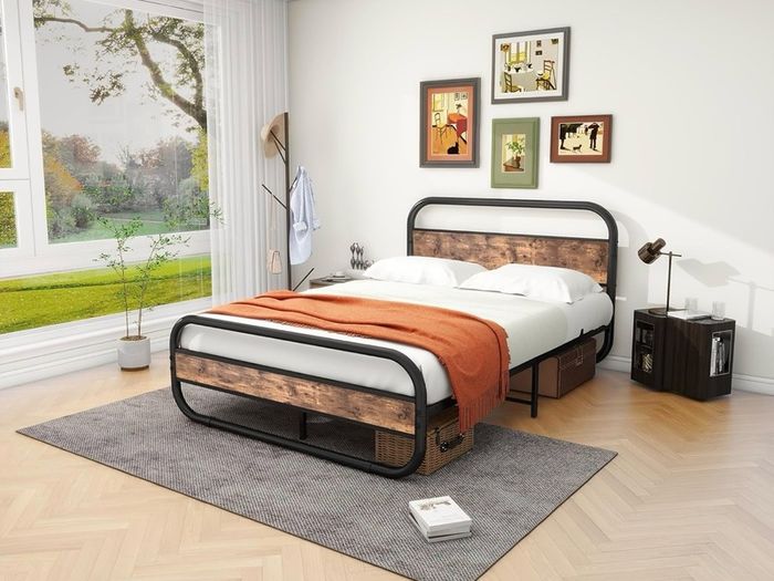 King Size Bed Metal Platform Bed Frame with Wood Headboard,