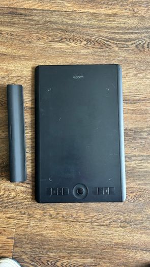 Wacom Intuos Pro Medium PTH-660 Graphics Tablet + Pen + Accessories