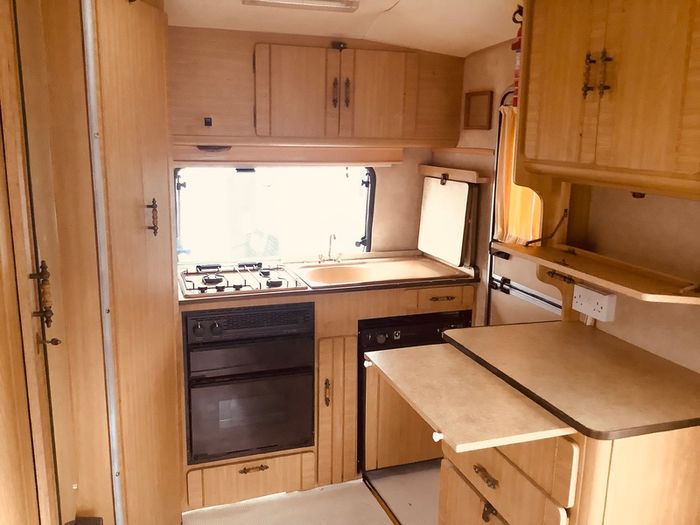 2-berth lightweight touring caravan