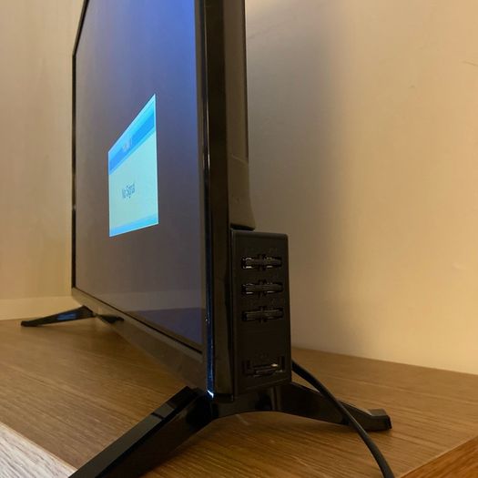 32 - inch TV HD / not smart / no remote control