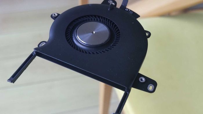Macbook Pro A1989 A1706 Fan Apn: 610-00146-a Model No: Cc020k02c