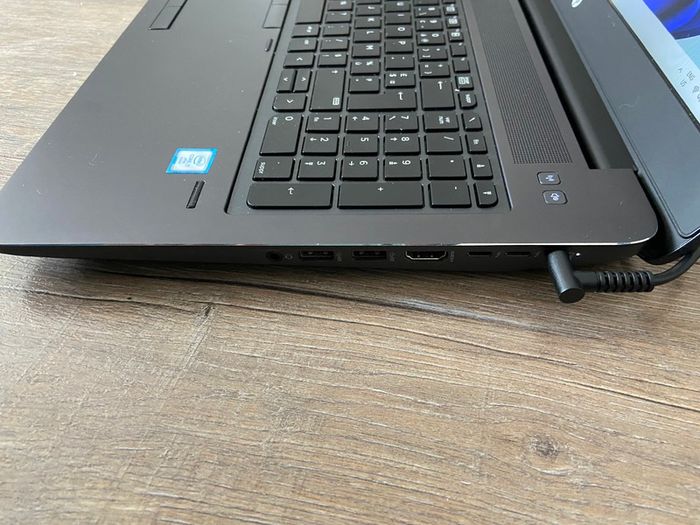 Hp Zbook G3, 6th gen - 8 cores I7, 512 GB NVME SSD, 15" Full HD, 16GB Ram DDR4, Dual Graphics-2GB GDDR5 NVIDIA Video Dedicated+ Intel HD, Win 11 Pro