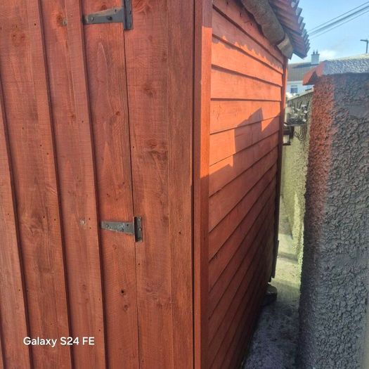 Fantastic shed genuine reason for sale Polystyrene roof fitted