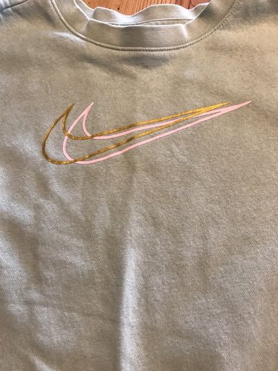 Nike crewneck sweatshirts  size medium 137cm-146cm