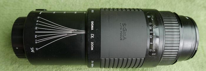 Sigma Apo Macro Af 75-300mm F/4-5.6 For Minolta/sony A-mount From Japan
