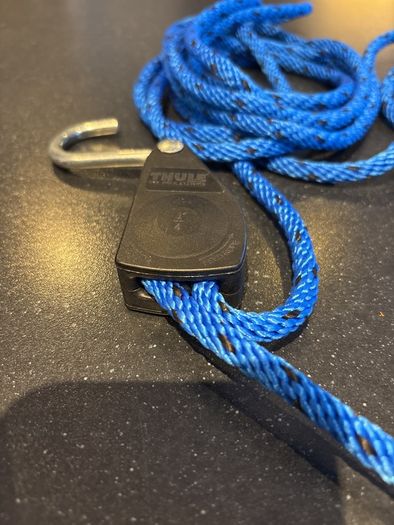 Thule Rachet Ropes with hooks(2)