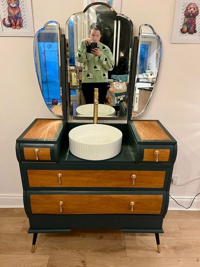 A Striking, Bespoke Bathroom Vanity