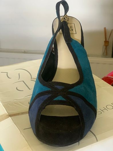 8 Pairs of Heels - size 9