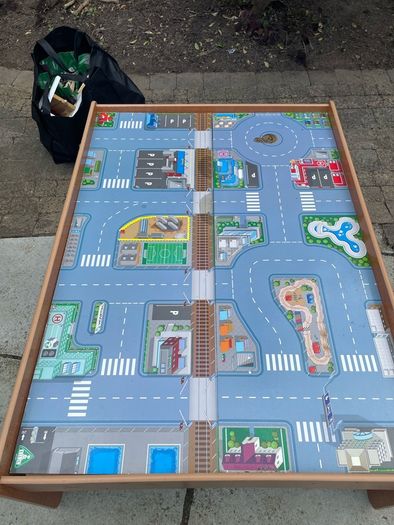 Train table and trains