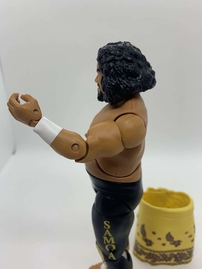 wwe elite HOF Hall Of Fame Afa & Sika action figures