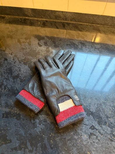 Women Tommy Hilfiger Glows