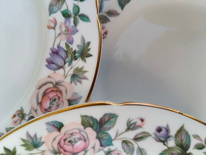 8 x Vintage Royal Grafton plates