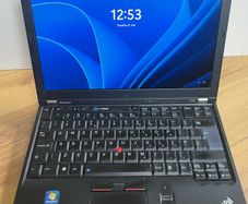 Lenovo ThinkPad X220 12" IPS LCD & Ultrabase Docking Station