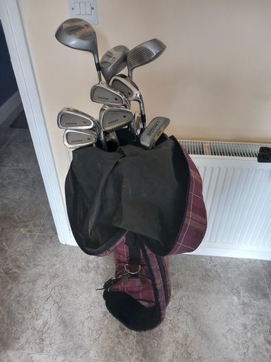 Masters Lady's golf clubs and bag.