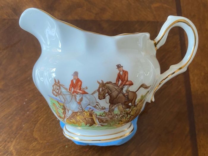 Royal Tara 20pcs Tea Set Rare Vintage Hunt Scene Pattern