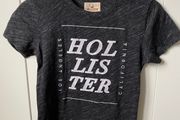 Hollister t-shirt / top for women / ladies in very good condition.  Size: XS.