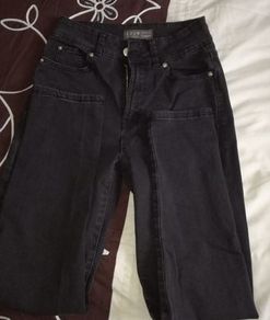 black jeans size UK 6/8