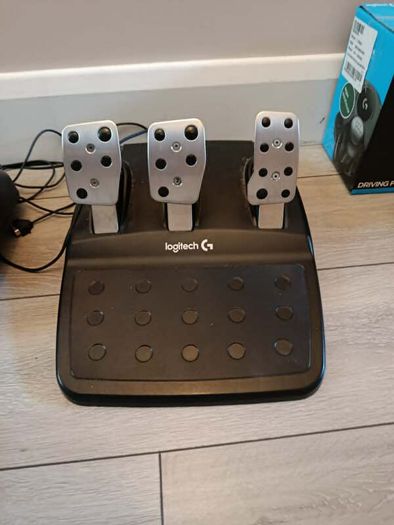 Logitech G29 Racing Wheel/Pedals + Driving Force Shifter