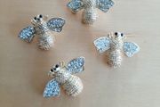 Bumble bee buttons