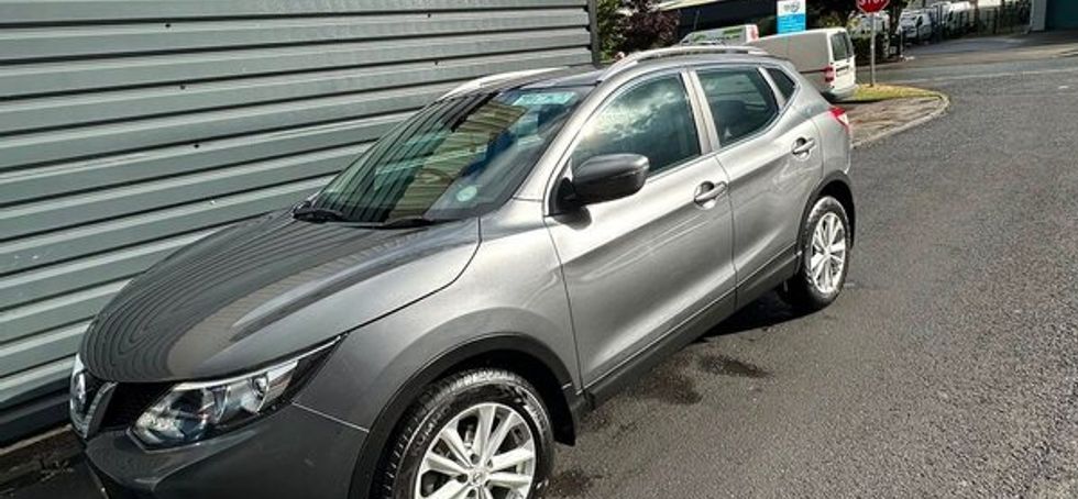 2017 Automatic Nissan Qashqai Suv