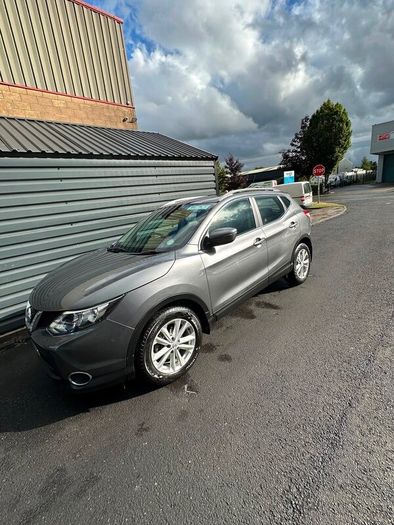2017 Automatic Nissan Qashqai Suv