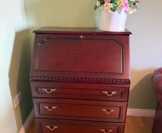 bureau writing desk ( Can deliver for free)