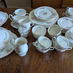 Royal Grafton China Dinner Set (51 pieces)