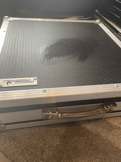 Alto Live 1604 mixing Desk with Flight Case