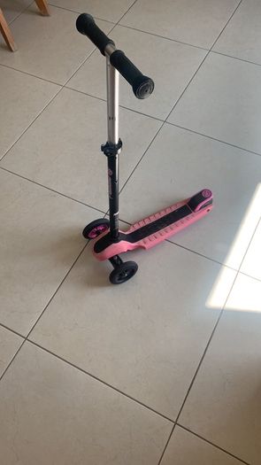 Y-Volution Glider XL Scooter - Suit 5  to 10 Year Old