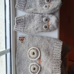 M&S brand Kids hat and matching mittens