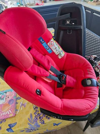 Maxi Cosi Axissfix Plus 360 car seats