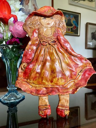 20th Century Holly Hobbie Style Wall Decoration Plaster Glazed & Painted 3-D