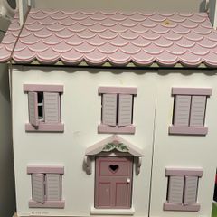Le Toy Van Sophie's Doll House and Accessories