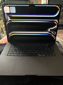 16" MacBook M3 Pro Chip 1tb 18 core GPU