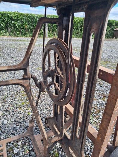 vintage Singer 29K Series industrial leather patcher sewing machine