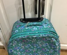 Travel suitcase