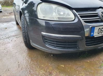 vw Jetta front right bumper grille