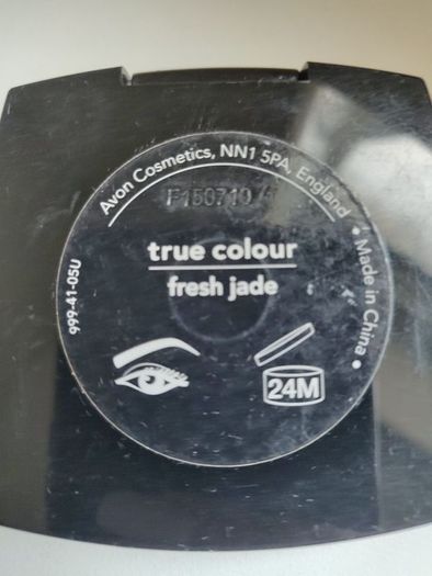 AVON Eyeshadow and blending brush