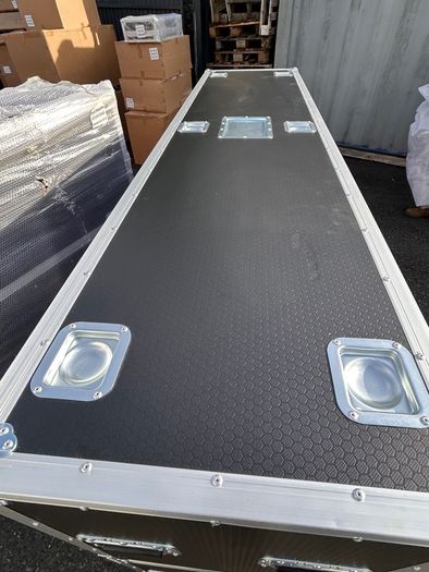 Pro TV Adjustable size Flight Case 65" to 86" Video Display Screen Case