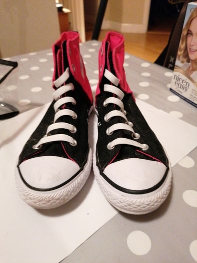 converse runners size 4.5 UK