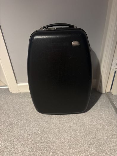 Black cabin bag / cabin suitcase