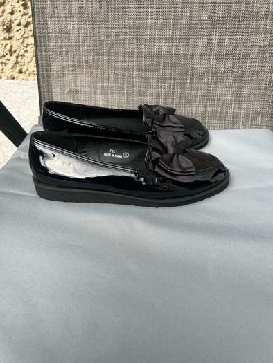 Ladies new shoes size 5